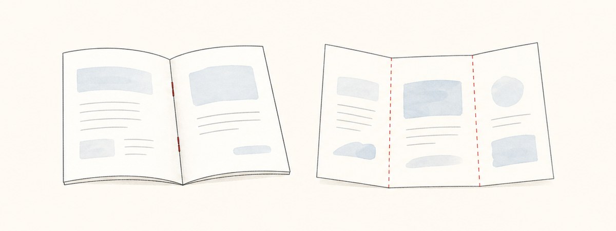 冊子の中央と三つ折りの折り位置を示したイラスト